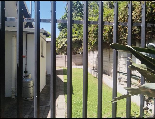 4 BEDROOM HOUSE FOR SALE IN VAN RIEBEECK PARK